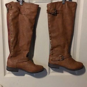 Never worn brown boots